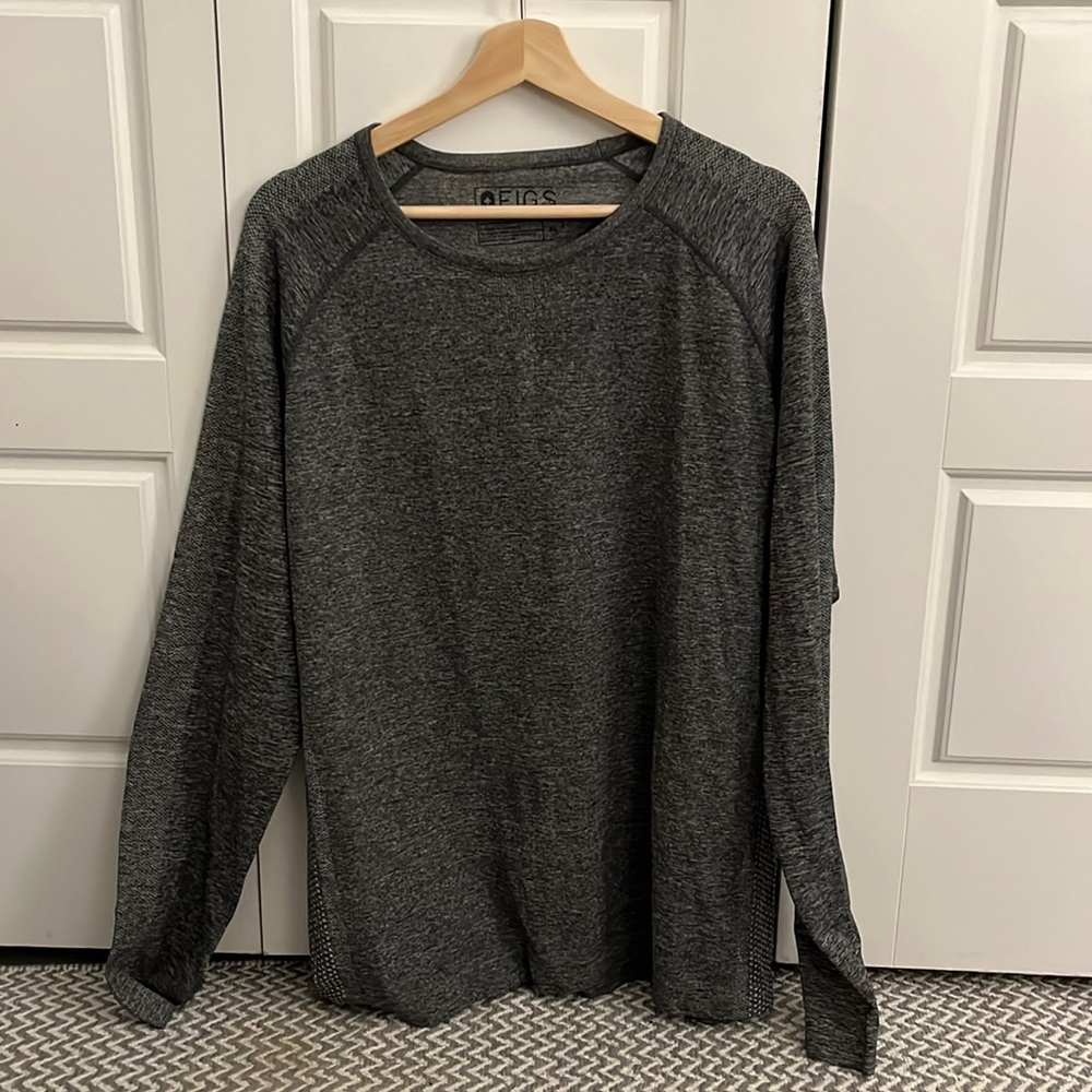 Figs seamless dark gray under scrub long sleeve top men’s